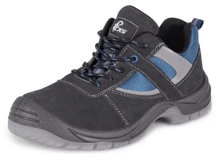 With reinforced toe (S1, S2)